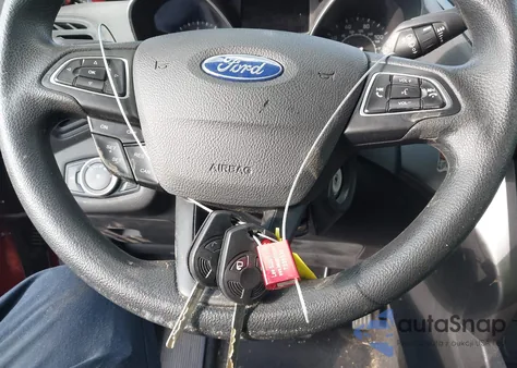 2019 Ford Escape S z USA, uszkodzony, nr VIN 1FMCU0F73KUC45971